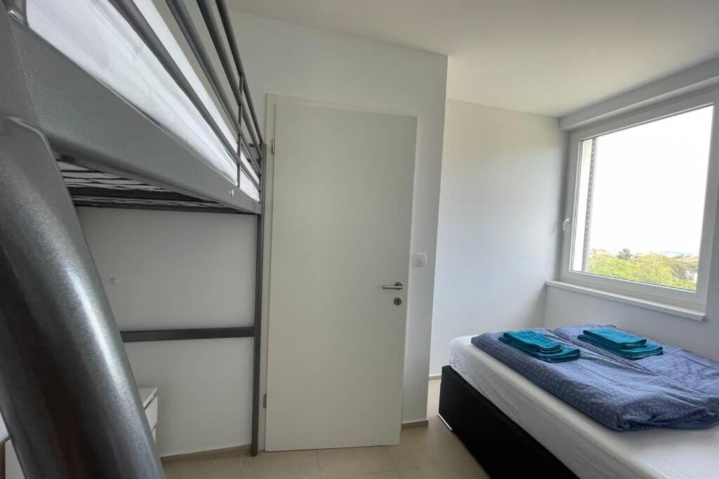 Apartment Gema - One Bedroom Apartment Izola Exterior foto